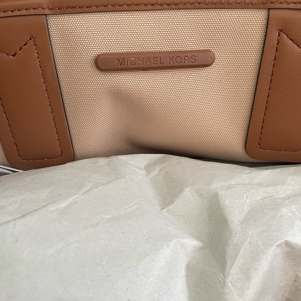 BNWOT Michael Kors Tan Logo Tote Bag - Picture 5 of 9